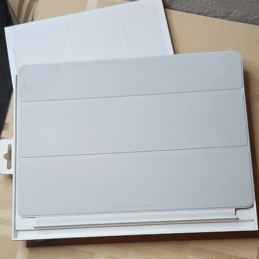 🆕️Apple iPad Smart Cover - Silver